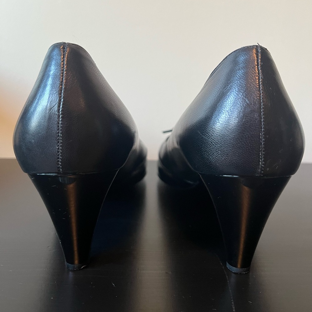 Salvatore Ferragamo Black Leather Bow Tie Pumps Size 11 - Picture 4 of 10